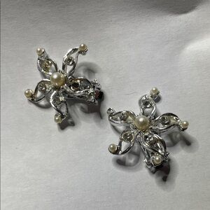 Silver and Pearl Floral Earrings